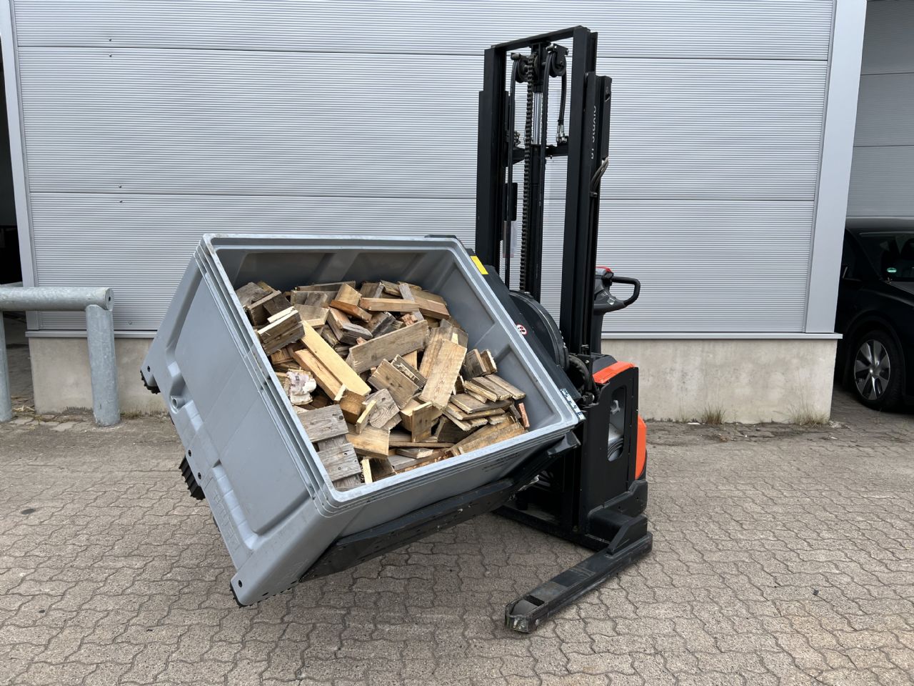 Cascade 286-BBH-2A-76919 R1 / 360° Pulp bale clamp www.mengel-gabelstapler.de Cascade 286-BBH-2A-76919 R1 / 360° Pulp bale clamp www.mengel-gabelstapler.de