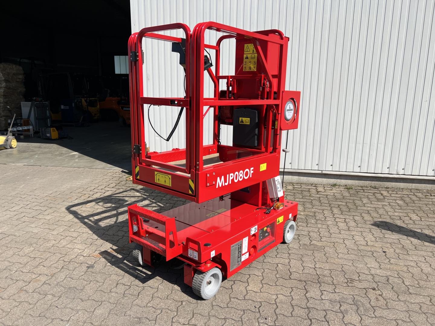 Magni MJP 8.0 OF Scissor Lifts www.mengel-gabelstapler.de