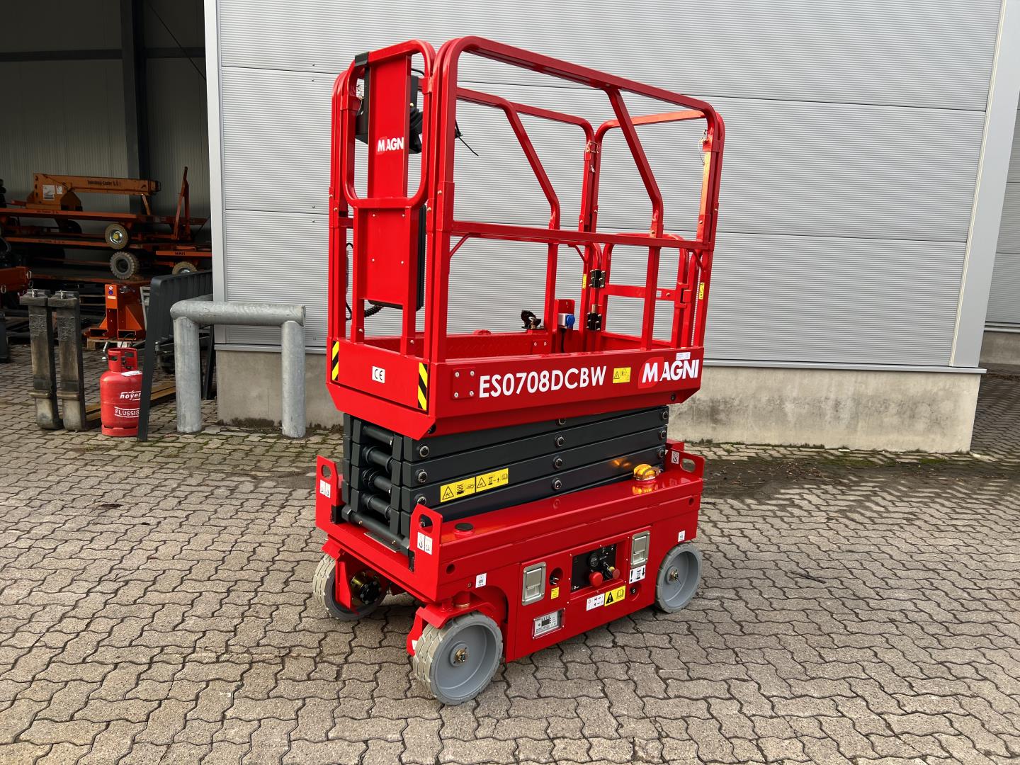 Magni ES 0708 DC BW Scissor Lifts www.mengel-gabelstapler.de