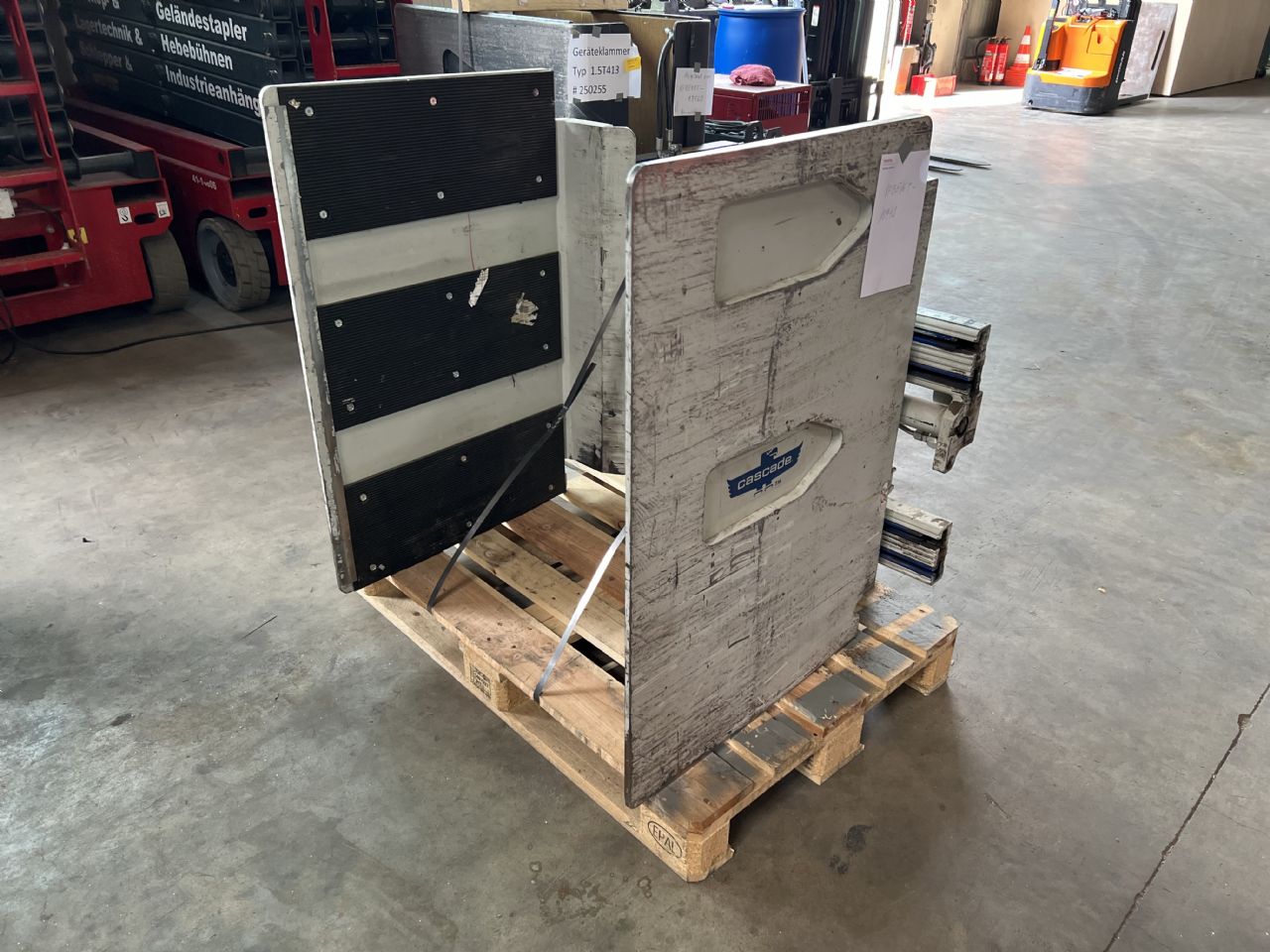 Cascade 10J-ACS-2A-0050 R3 Appliance clamp www.mengel-gabelstapler.de