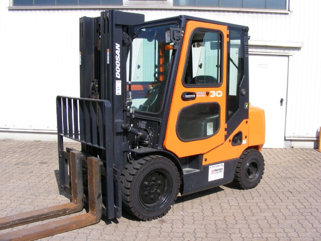 Doosan D 30 S-7 Diesel Forklift www.mengel-gabelstapler.de