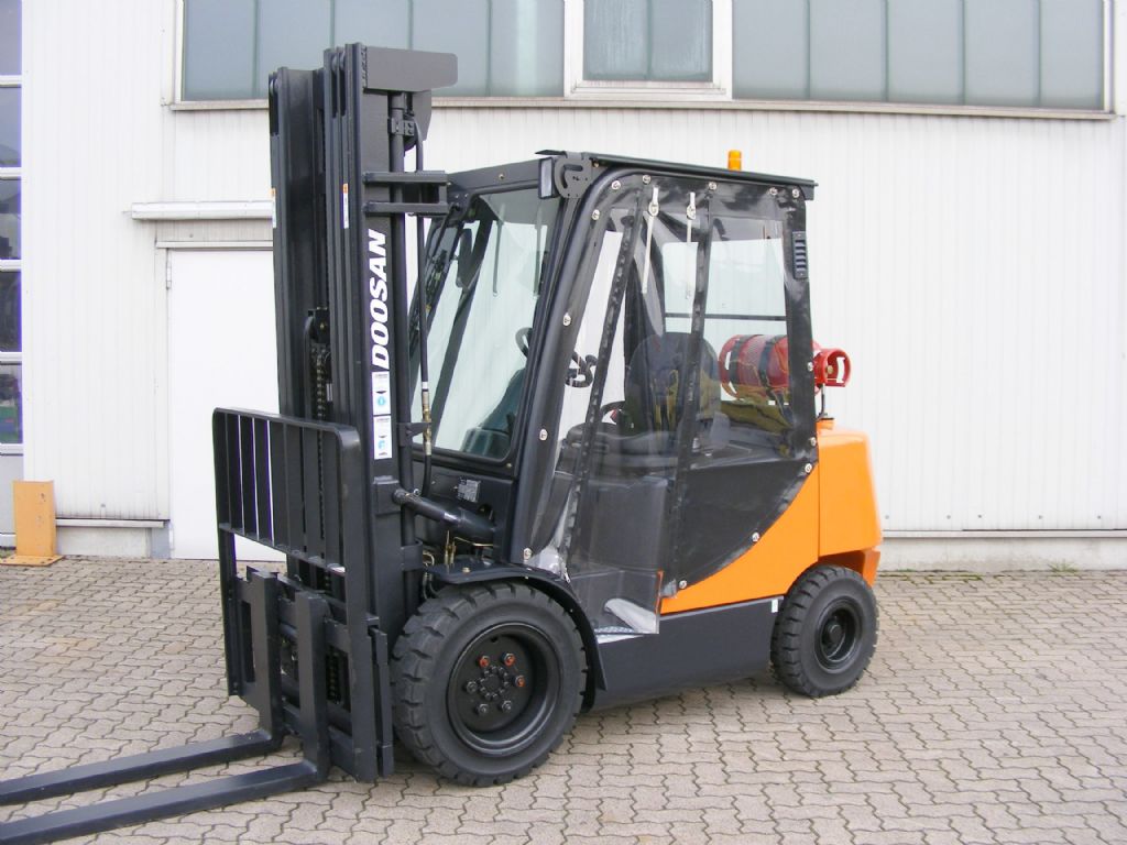 Doosan G 35 C-5 LPG Forklifts www.mengel-gabelstapler.de