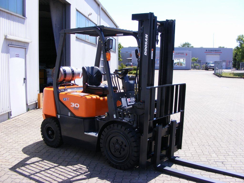 Doosan G 30 G LPG Forklifts www.mengel-gabelstapler.de