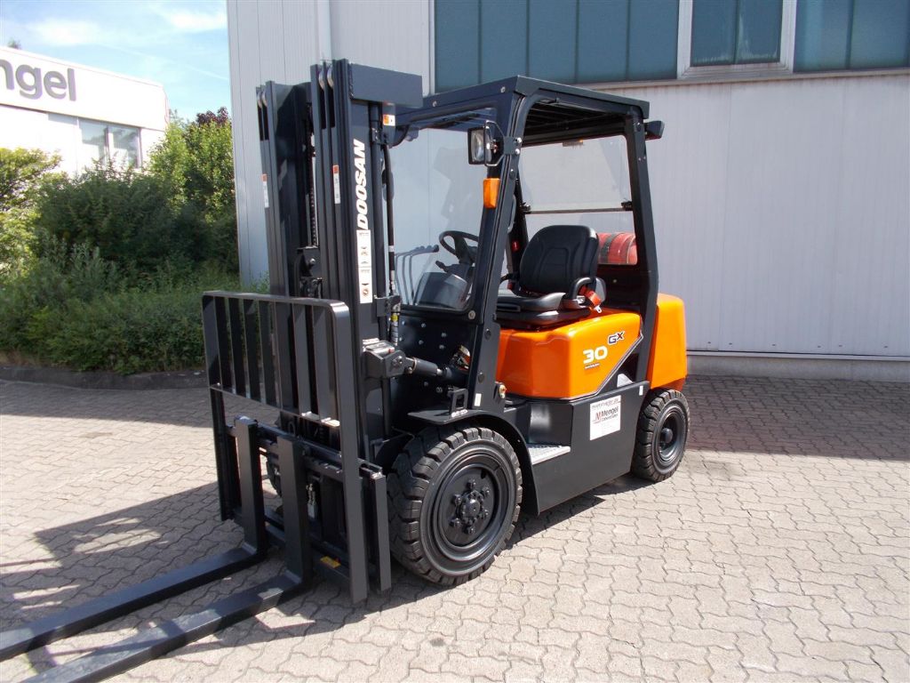 Doosan G 30 G LPG Forklifts www.mengel-gabelstapler.de