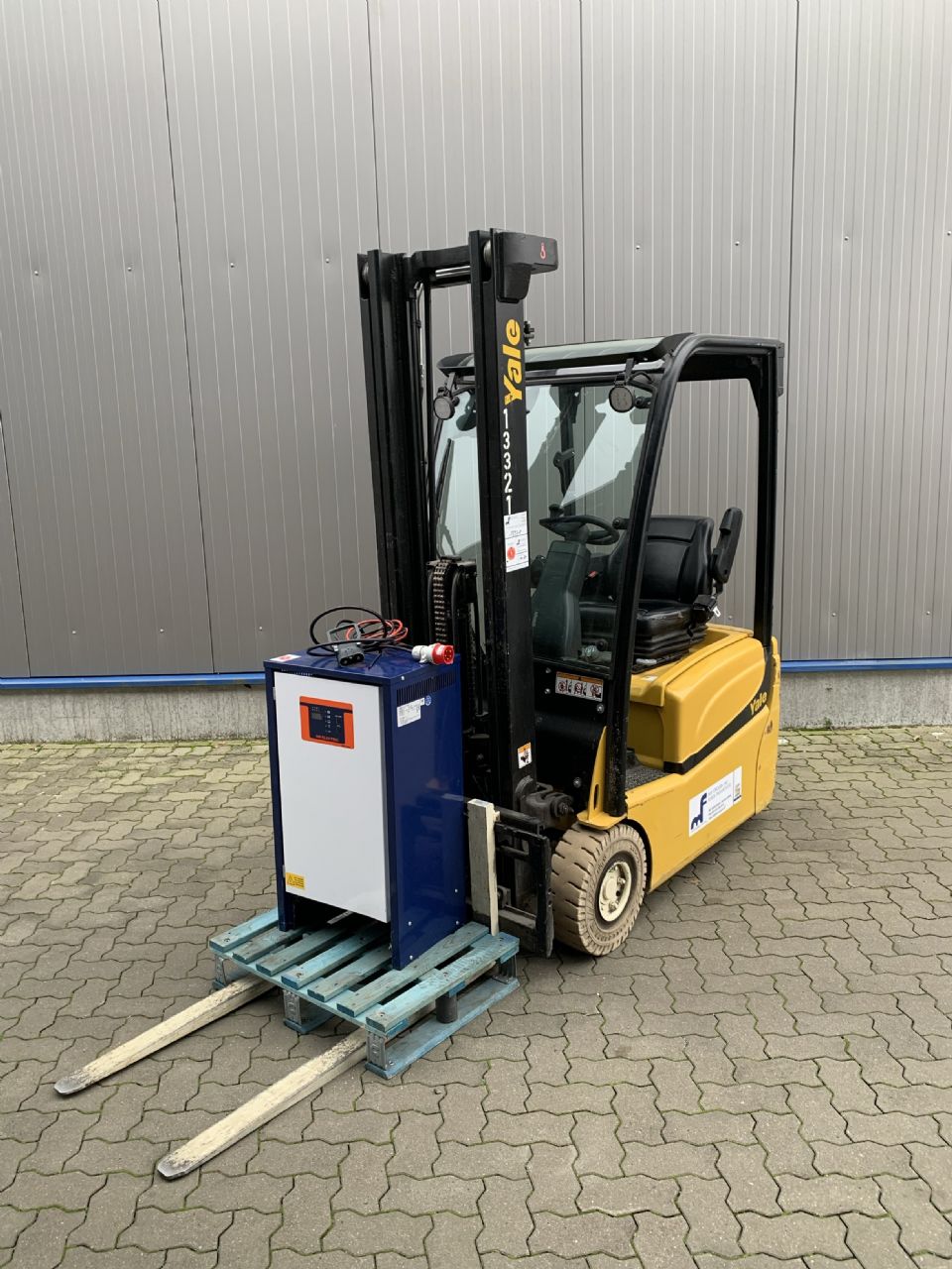 Yale-ERP15VT-Elektro 3 Rad-Stapler-www.mfgabelstapler.de