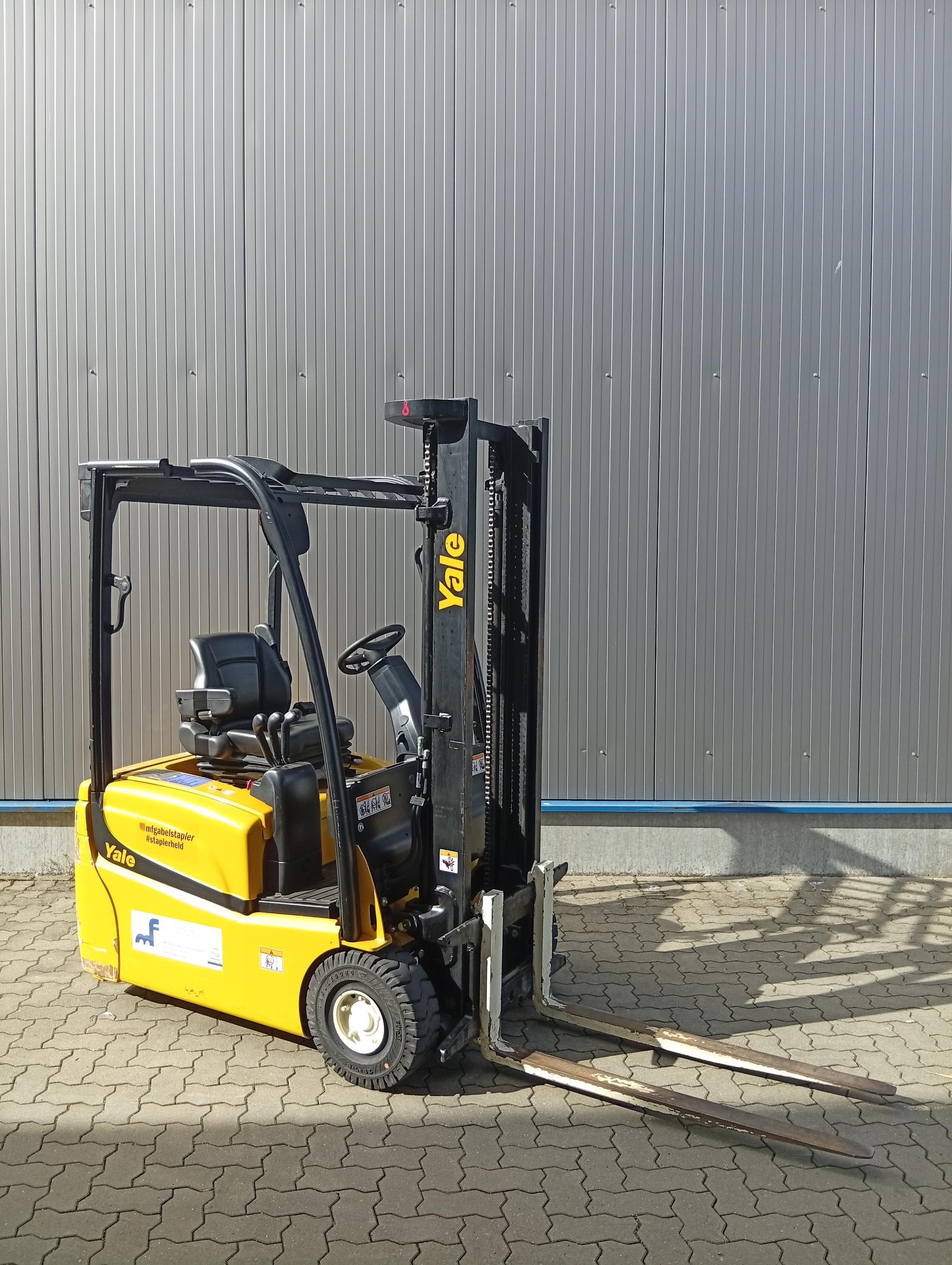 Yale-ERP15VT-Elektro 3 Rad-Stapler-www.mfgabelstapler.de