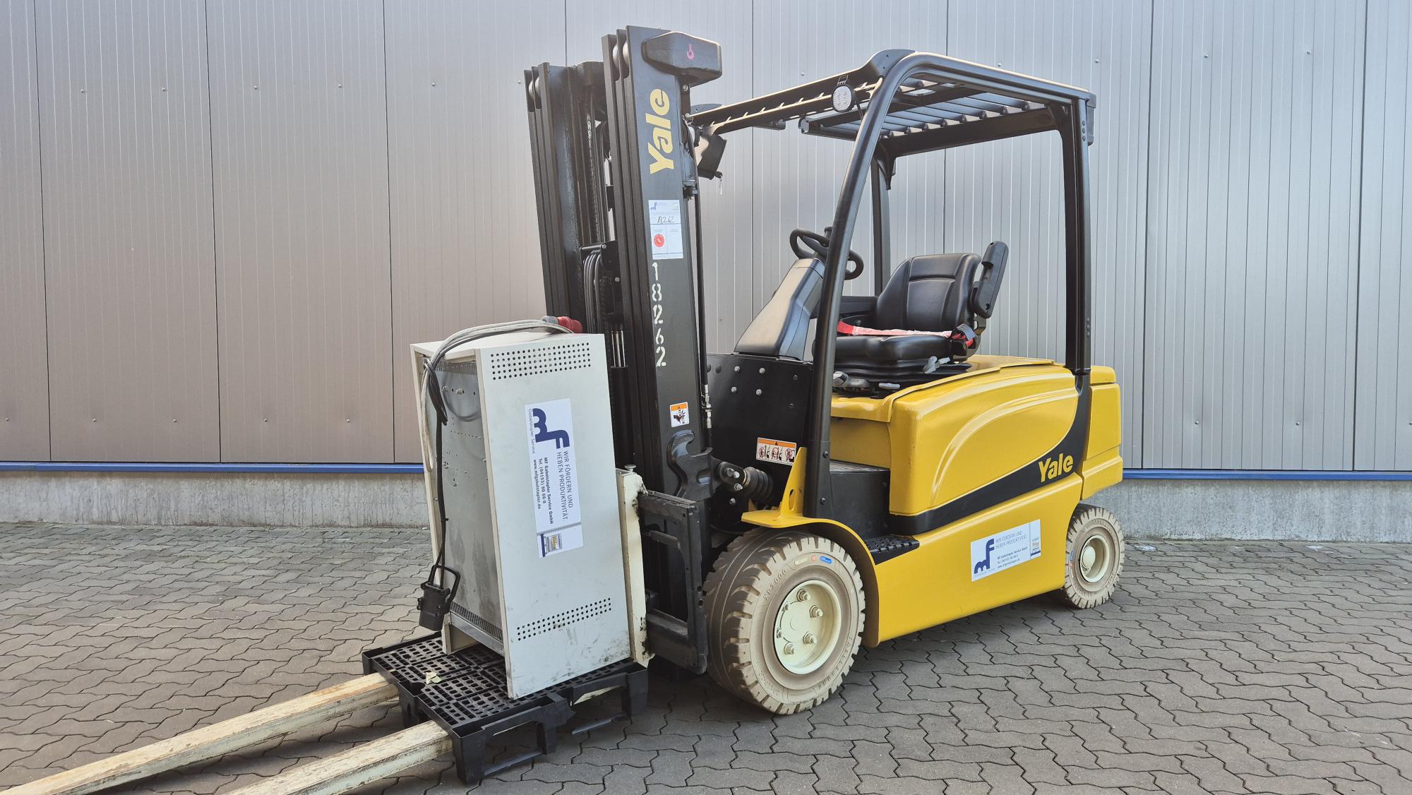 Yale-ERP35VL-Elektro 4 Rad-Stapler-www.mfgabelstapler.de