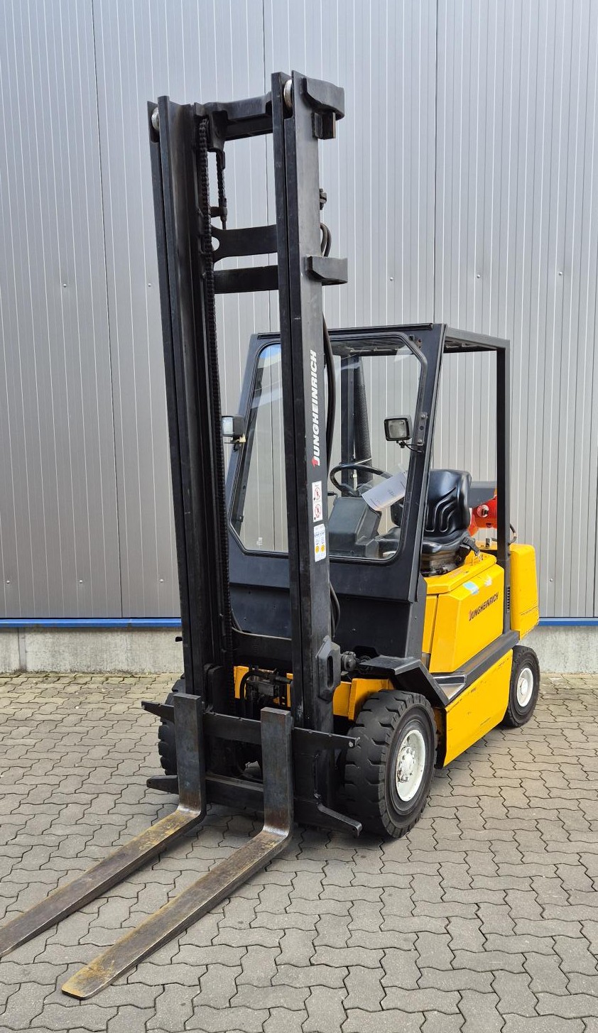 Jungheinrich-TFG25-Treibgasstapler-www.mfgabelstapler.de