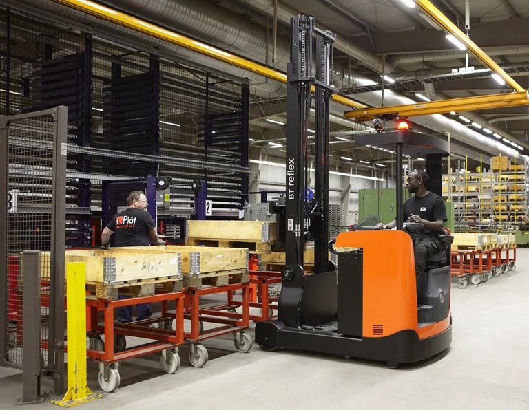 Toyota BT Reflex Schubmaststapler 1,6 t Basisausfhrung www.cemiat.com