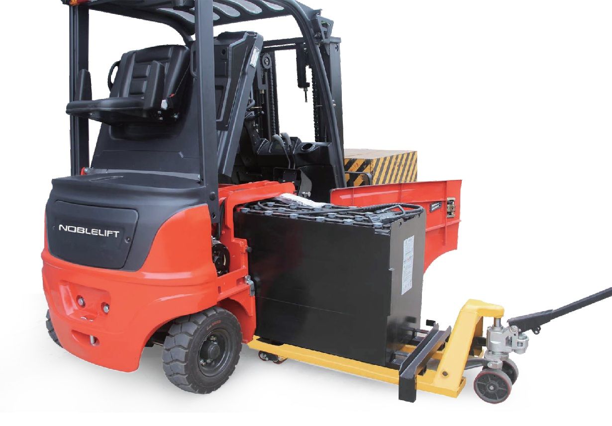 Noblelift FE 4P35N   Electric 4-wheel forklift www.noblelifteurope.com
