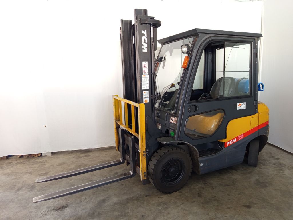 TCM-FG25 T3-Treibgasstapler-www.gabelstapler-molde.de