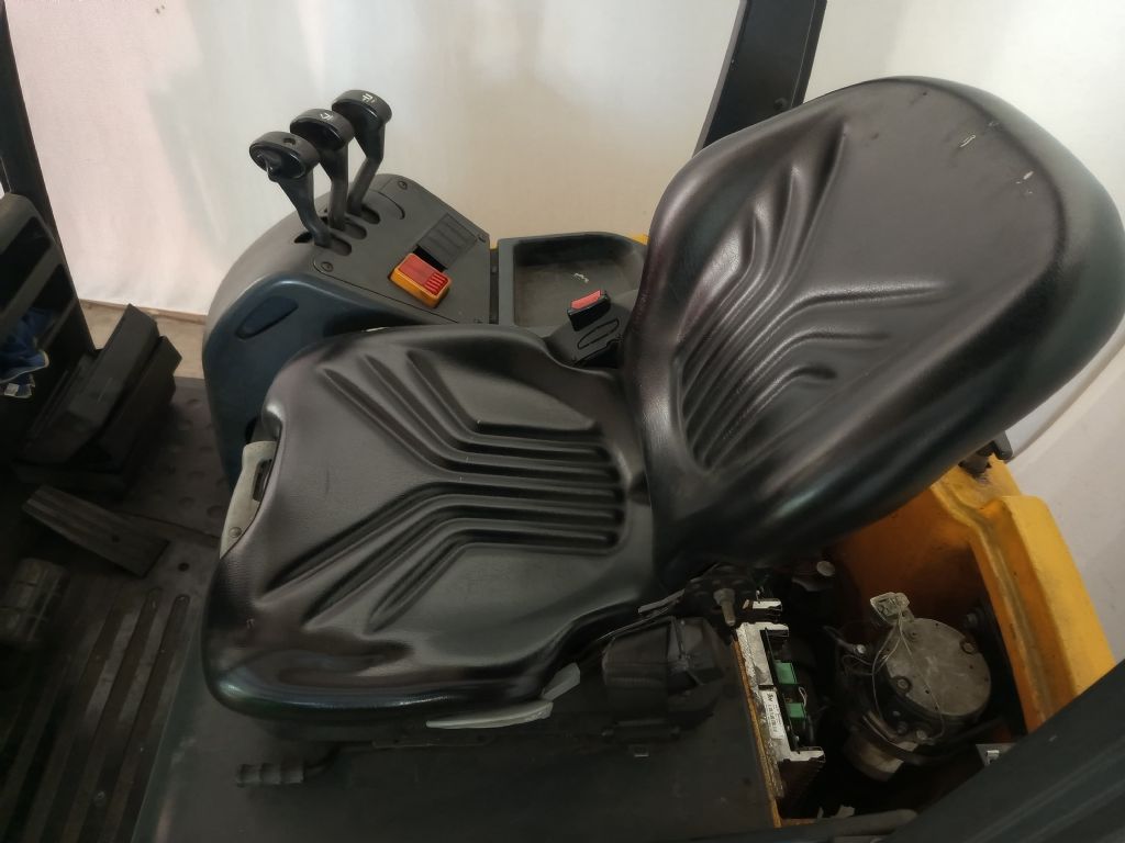 Jungheinrich-EFG-DF13-Elektro 3 Rad-Stapler-www.gabelstapler-molde.de