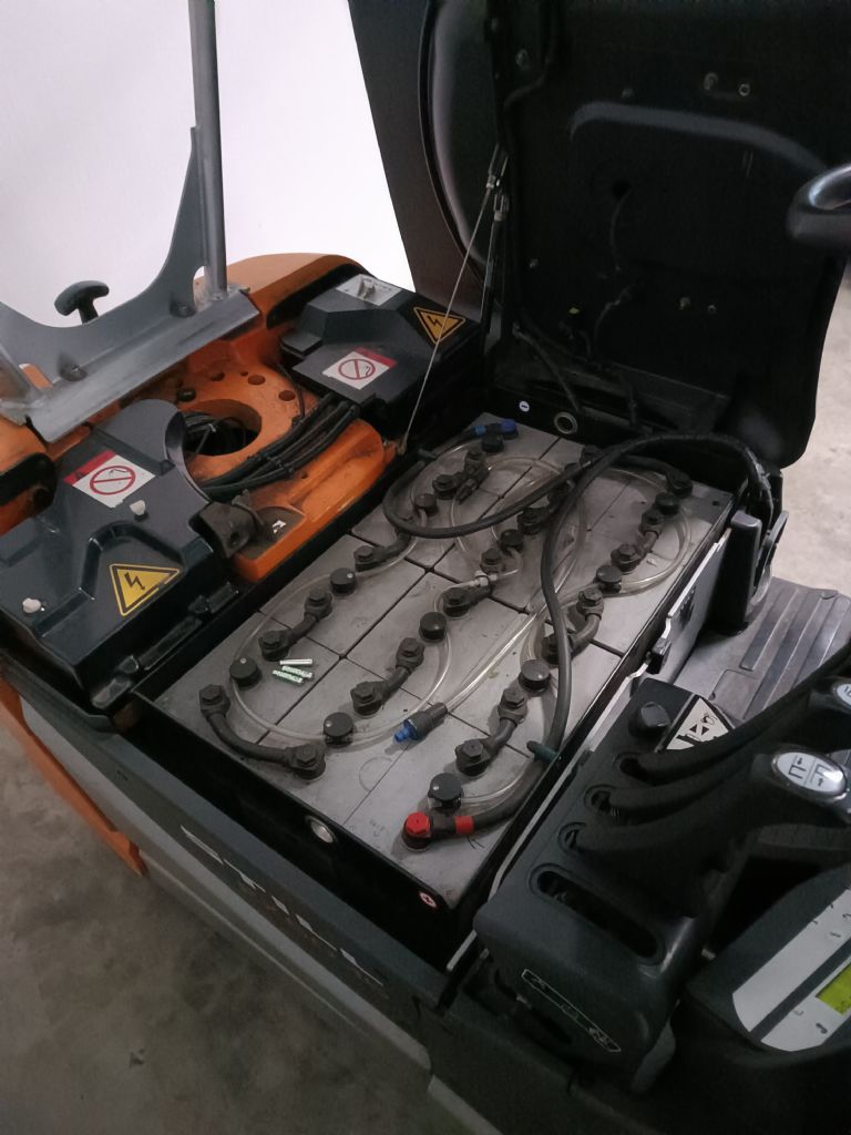 Still-RX50-15-Elektro 3 Rad-Stapler-www.gabelstapler-molde.de