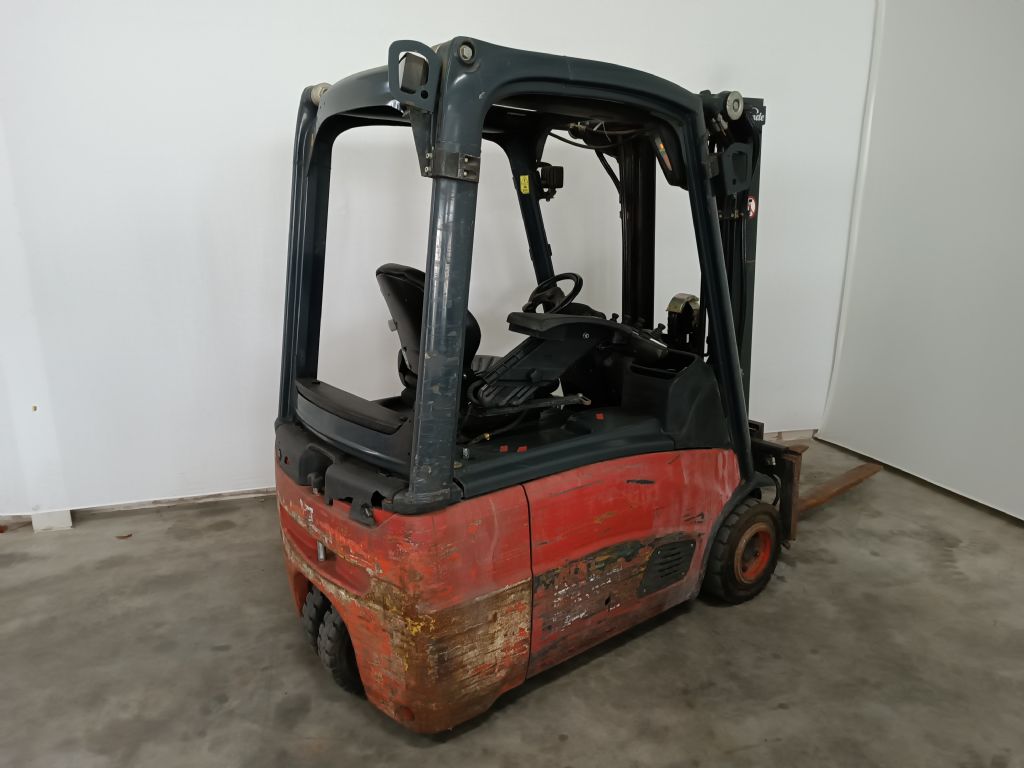 Linde-E16-01-Elektro 3 Rad-Stapler-www.gabelstapler-molde.de
