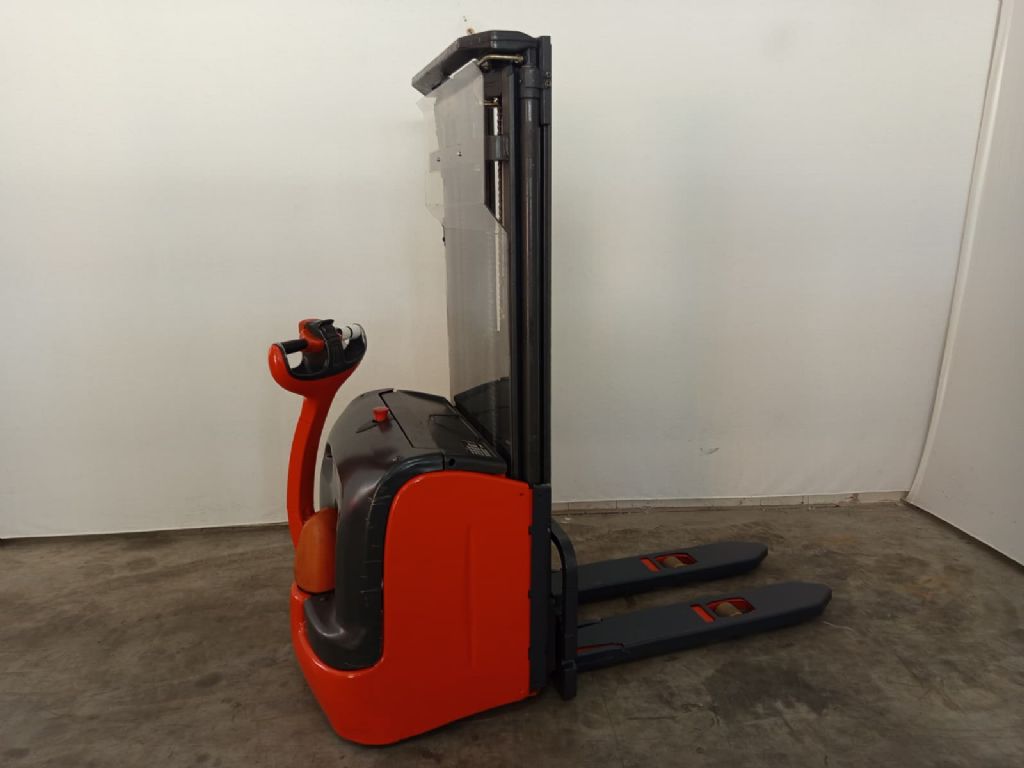 Linde--Hochhubwagen-www.gabelstapler-molde.de