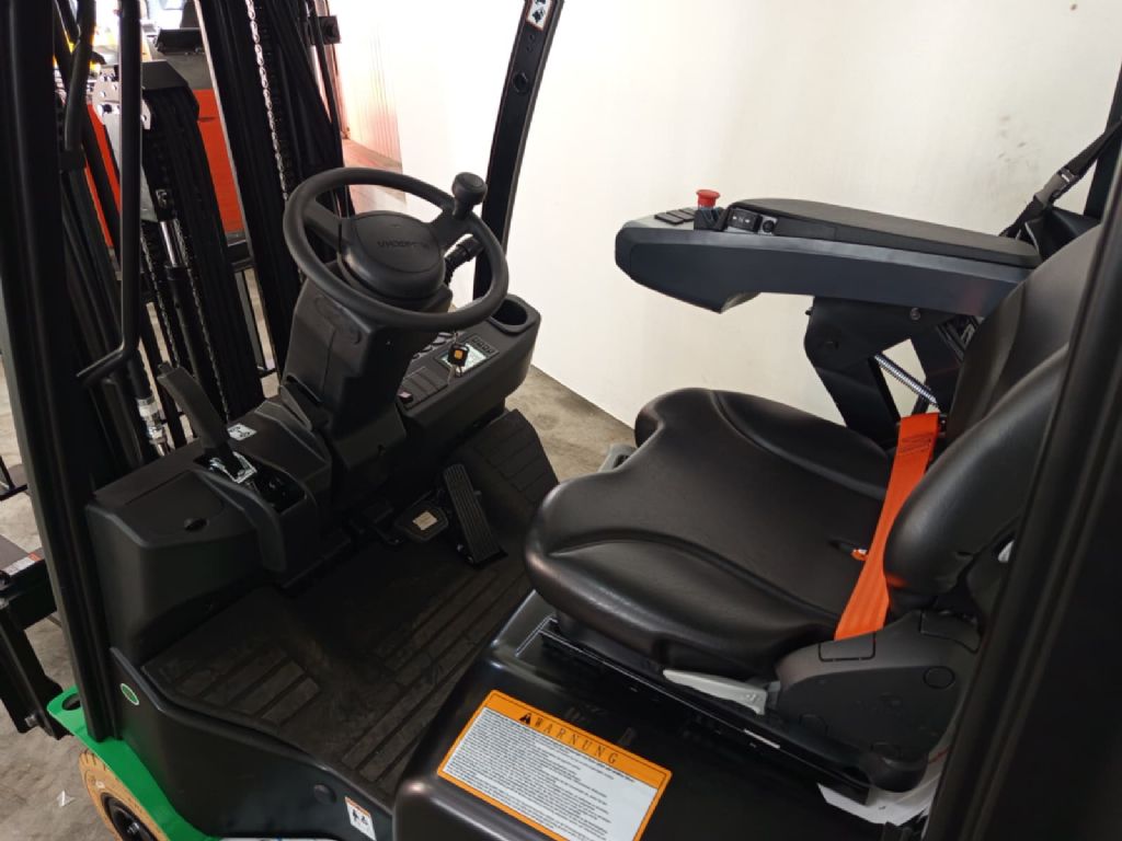 Hangcha-CPDS15 CX Pro-Elektro 3 Rad-Stapler-www.gabelstapler-molde.de