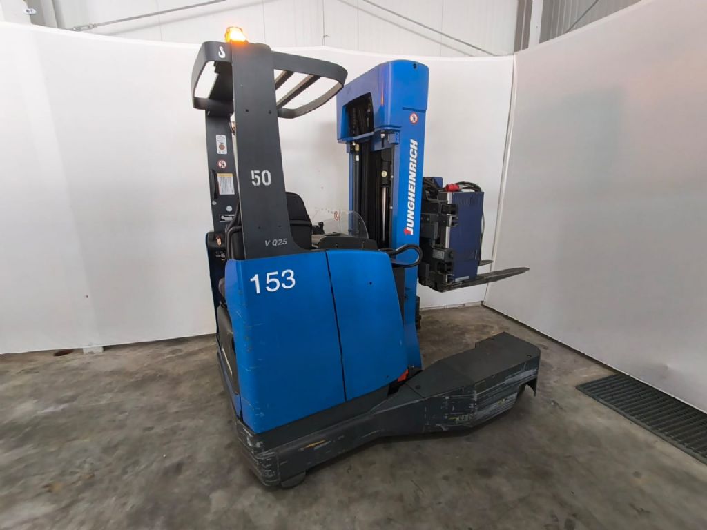 Jungheinrich-ETVQ25-Vierwege Schubmaststapler-www.gabelstapler-molde.de