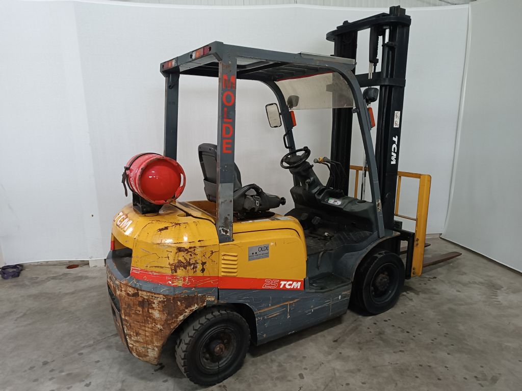 TCM-FG 25 T3-Treibgasstapler-www.gabelstapler-molde.de