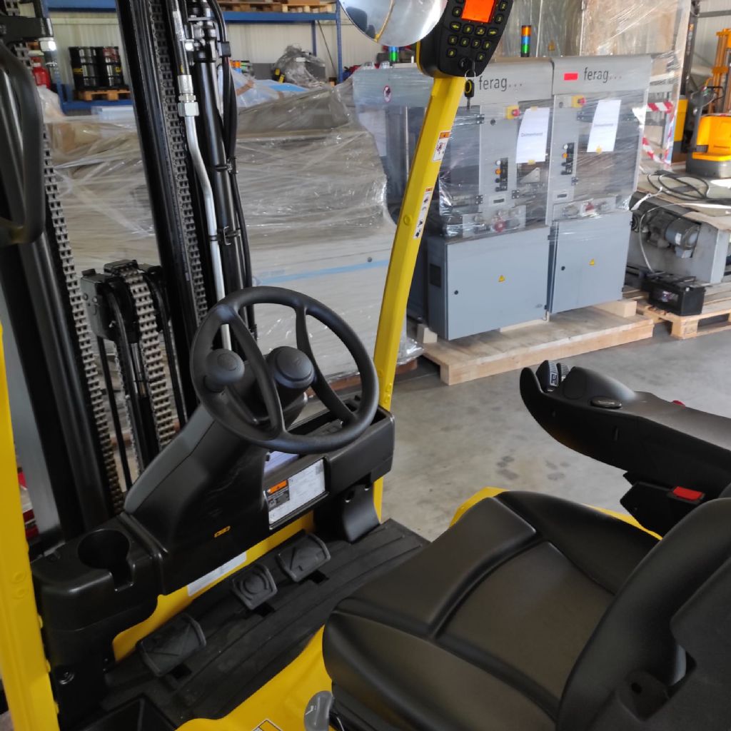 Hyster-J1.8XNT-Elektro 3 Rad-Stapler-www.gabelstapler-molde.de