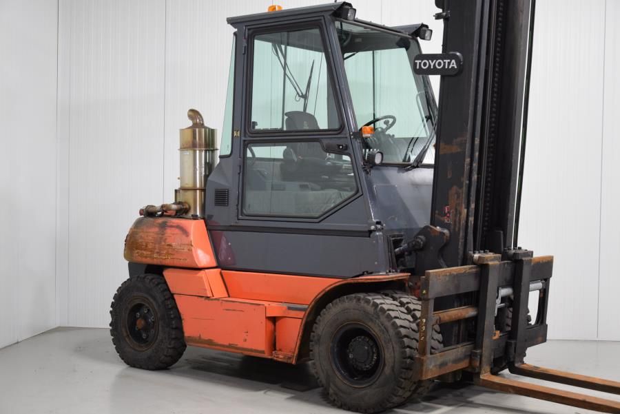 Toyota 50-5FD70 Diesel Forklift www.mtc-forklifts.com Toyota 50-5FD70 Diesel Forklift www.mtc-forklifts.com