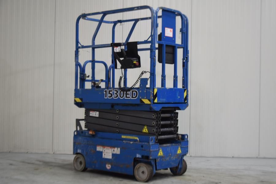 GMG 1530ED Scissor Lifts www.mtc-forklifts.com