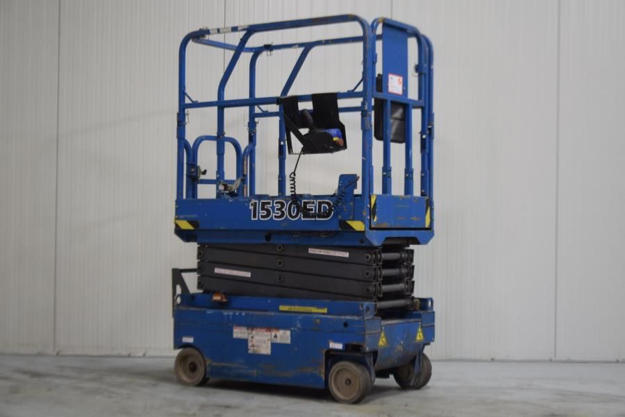 GMG 1530ED Scissor Lifts www.mtc-forklifts.com