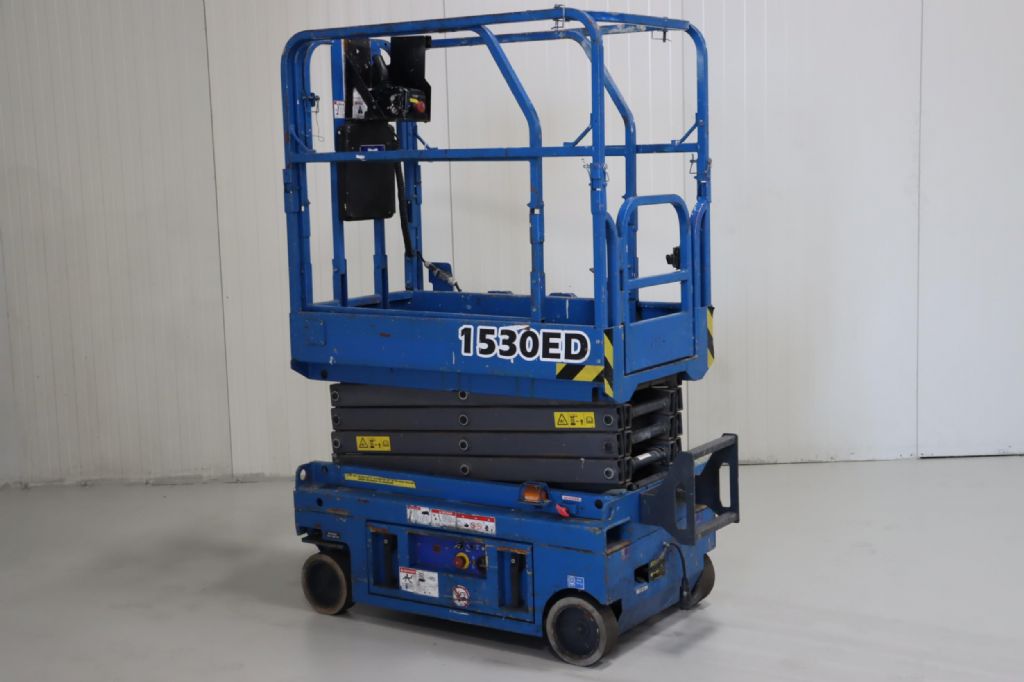 GMG 1530ED Scissor Lifts www.mtc-forklifts.com