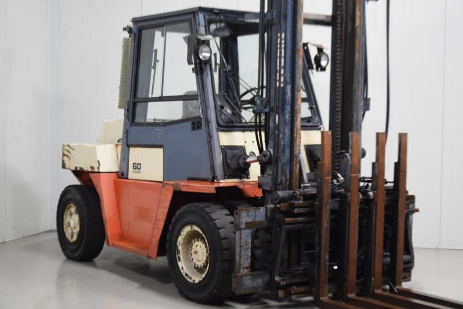 Nissan VF05H60U Diesel Forklift www.mtc-forklifts.com Nissan VF05H60U Diesel Forklift www.mtc-forklifts.com