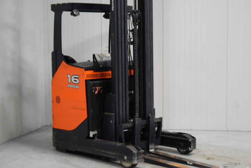 Doosan BR16JW-7 Reach Truck www.mtc-forklifts.com