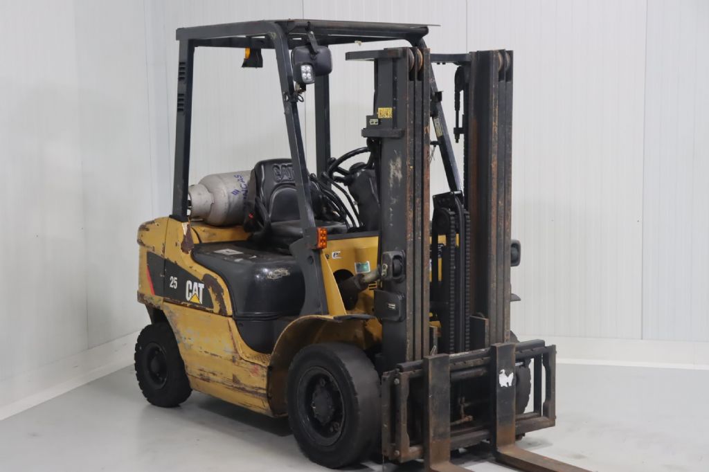 Caterpillar GP25NT LPG Forklifts www.mtc-forklifts.com Caterpillar GP25NT LPG Forklifts www.mtc-forklifts.com