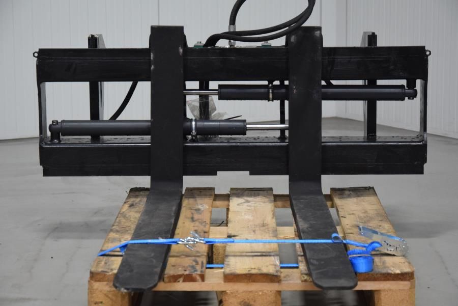 SE Equipmen Forkpositioner L30 Attachments www.mtc-forklifts.com
