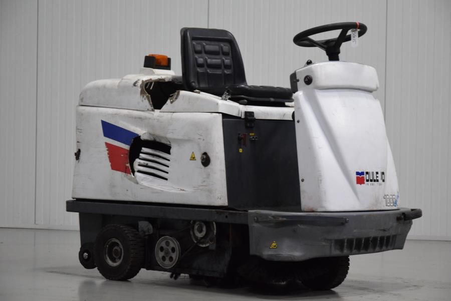 Dulevo 100SE Sweepers and vacuum cleaning machine www.mtc-forklifts.com