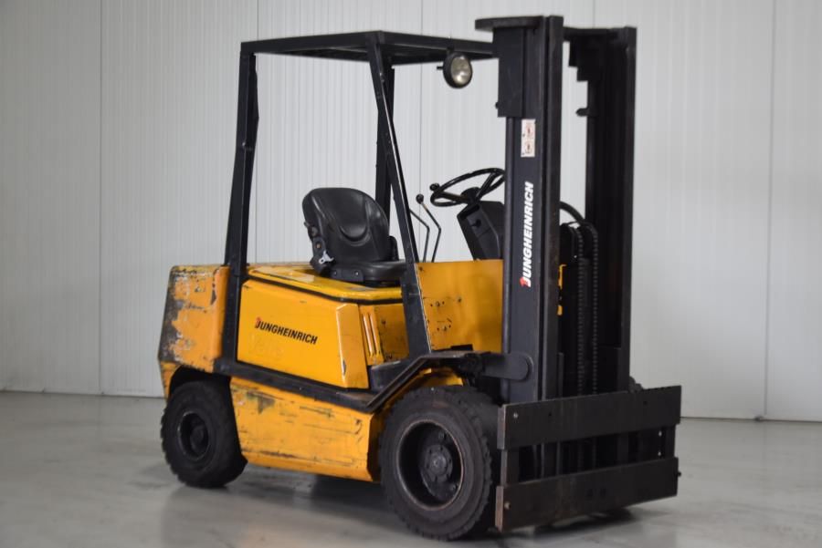 Jungheinrich DFG30TE Diesel Forklift www.mtc-forklifts.com Jungheinrich DFG30TE Diesel Forklift www.mtc-forklifts.com