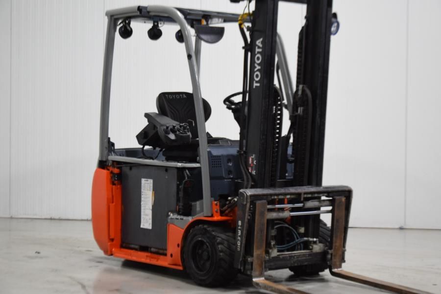 Toyota 8FBET18 Electric 3-wheel forklift www.mtc-forklifts.com