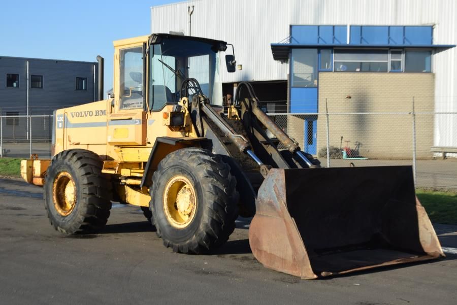 Volvo L90B Baggerlader www.mtc-forklifts.com