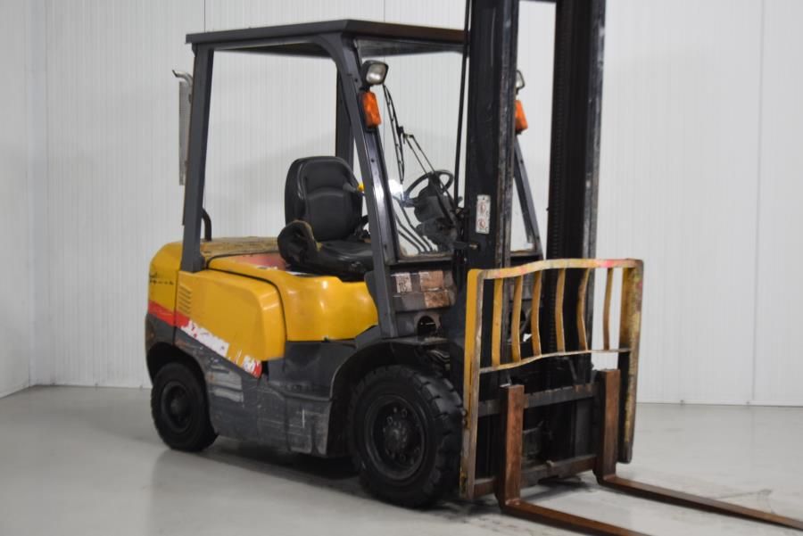 TCM FD25T3 Diesel Forklift www.mtc-forklifts.com TCM FD25T3 Diesel Forklift www.mtc-forklifts.com