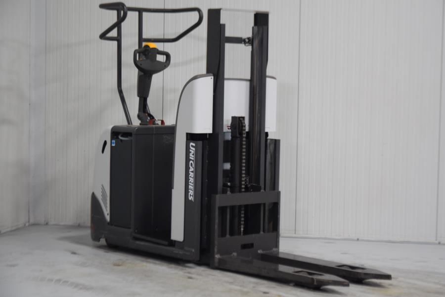 Unicarriers PPL120TJN Low Level Order Picker www.mtc-forklifts.com Unicarriers PPL120TJN Low Level Order Picker www.mtc-forklifts.com