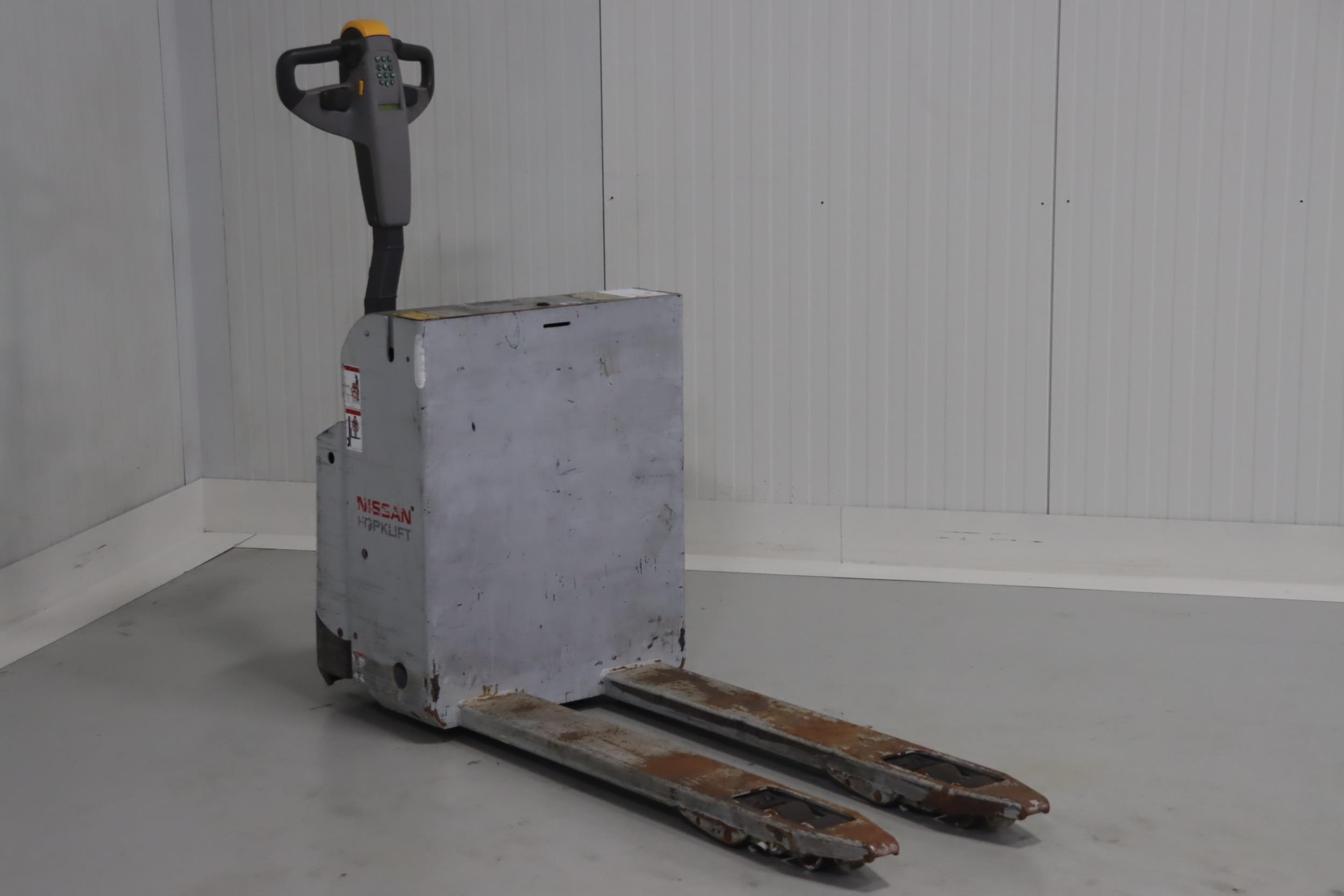 Unicarriers PLL180 Electric Pallet Truck www.mtc-forklifts.com Unicarriers PLL180 Electric Pallet Truck www.mtc-forklifts.com