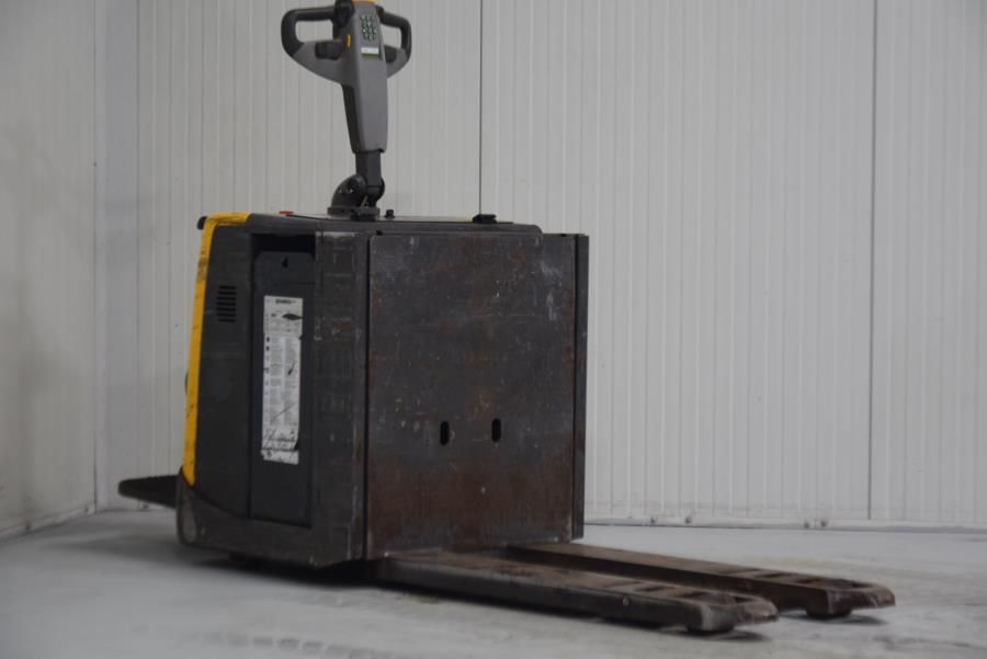 Unicarriers PMR200P Paleciaki elektryczne (bez masztu) www.mtc-forklifts.com Unicarriers PMR200P Paleciaki elektryczne (bez masztu) www.mtc-forklifts.com