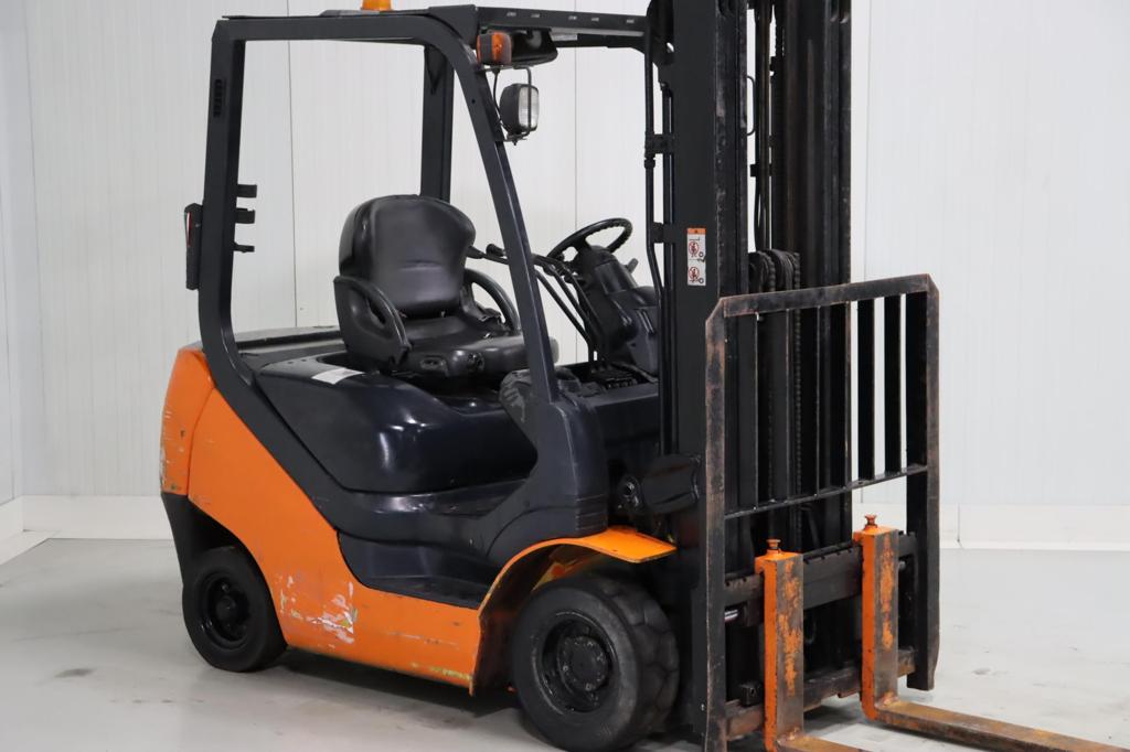 Komatsu FD18T-20 Diesel Forklift www.mtc-forklifts.com Komatsu FD18T-20 Diesel Forklift www.mtc-forklifts.com