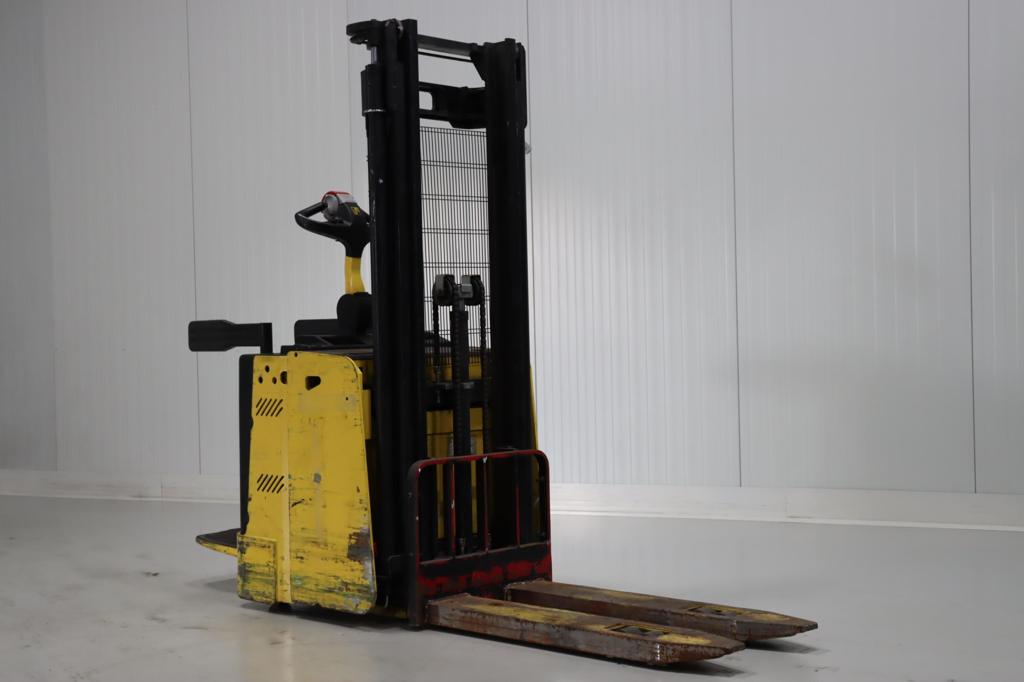 Hyster S1.5S High Lift stacker www.mtc-forklifts.com Hyster S1.5S High Lift stacker www.mtc-forklifts.com