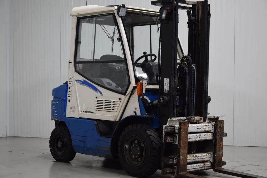 Mitsubishi FD25N Diesel Forklift www.mtc-forklifts.com Mitsubishi FD25N Diesel Forklift www.mtc-forklifts.com
