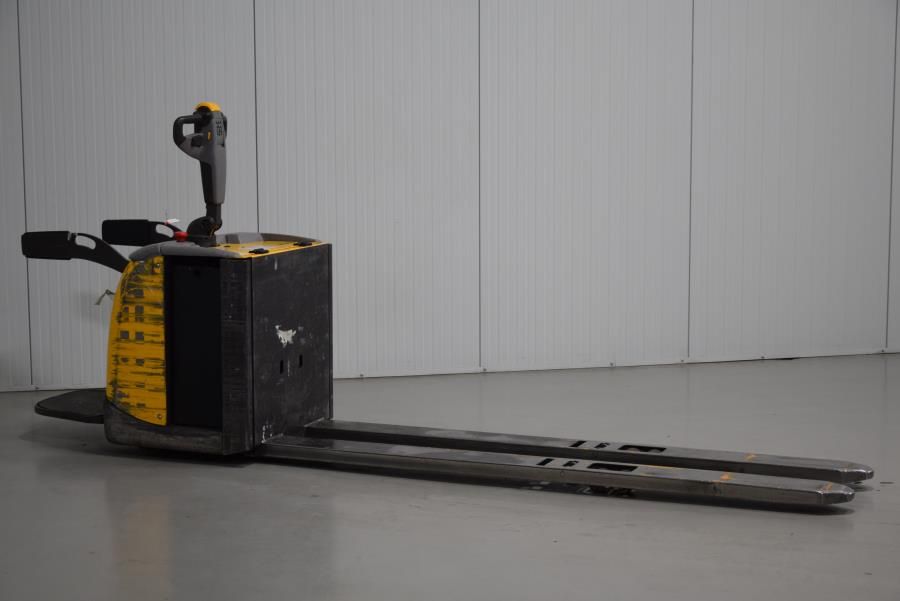 Atlet PLP200P Electric Pallet Truck www.mtc-forklifts.com Atlet PLP200P Electric Pallet Truck www.mtc-forklifts.com