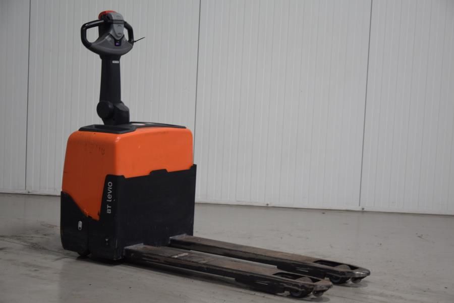 Toyota LWE130 Electric Pallet Truck www.mtc-forklifts.com Toyota LWE130 Electric Pallet Truck www.mtc-forklifts.com