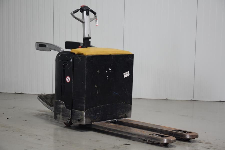 Caterpillar NPV20N Electric Pallet Truck www.mtc-forklifts.com