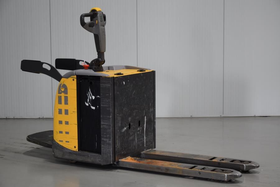 Atlet PLP200P Electric Pallet Truck www.mtc-forklifts.com Atlet PLP200P Electric Pallet Truck www.mtc-forklifts.com