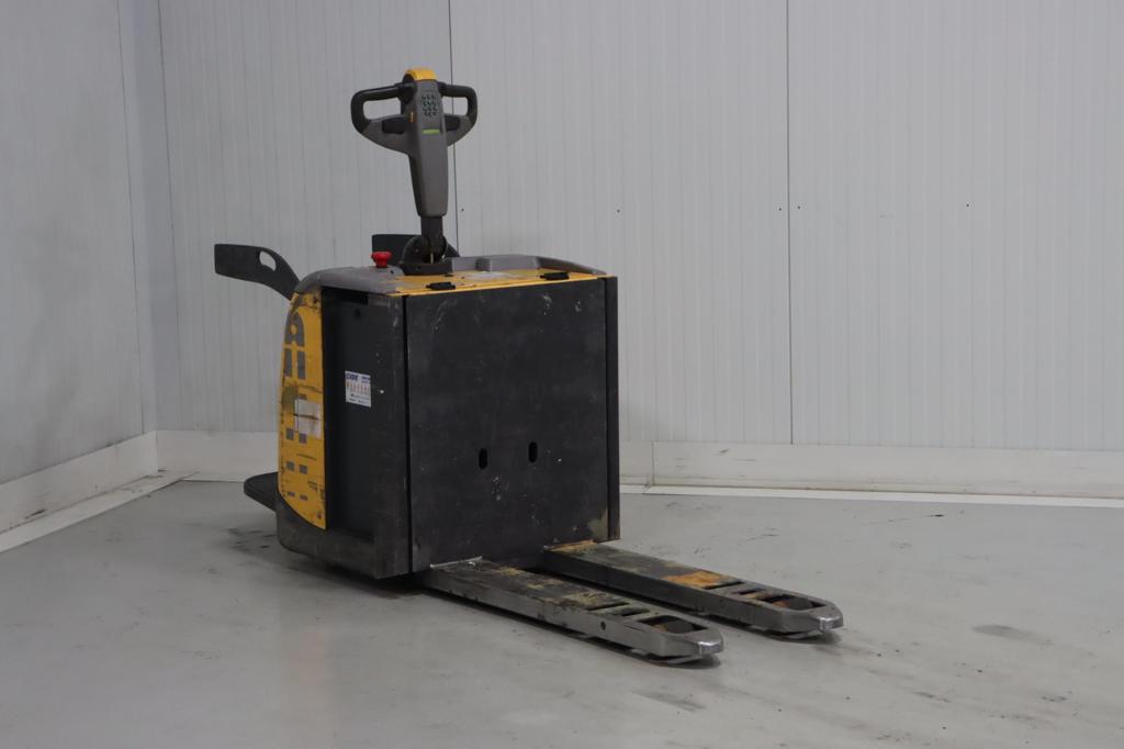 Atlet PLP200P Electric Pallet Truck www.mtc-forklifts.com Atlet PLP200P Electric Pallet Truck www.mtc-forklifts.com