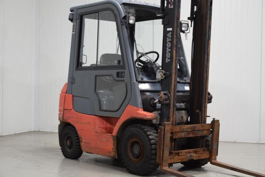 Toyota 02-7FDF18 Diesel Forklift www.mtc-forklifts.com Toyota 02-7FDF18 Diesel Forklift www.mtc-forklifts.com