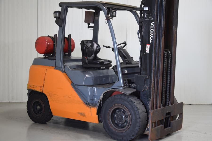 Toyota 8FG45N LPG Forklifts www.mtc-forklifts.com Toyota 8FG45N LPG Forklifts www.mtc-forklifts.com