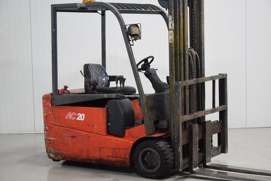 Heli CPD20S Electric 3-wheel forklift www.mtc-forklifts.com Heli CPD20S Electric 3-wheel forklift www.mtc-forklifts.com